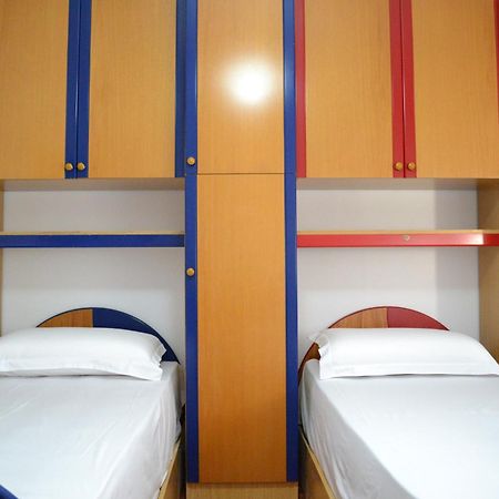 Central 5 Bedrooms Apartment Partial Seaview Vlora Kültér fotó