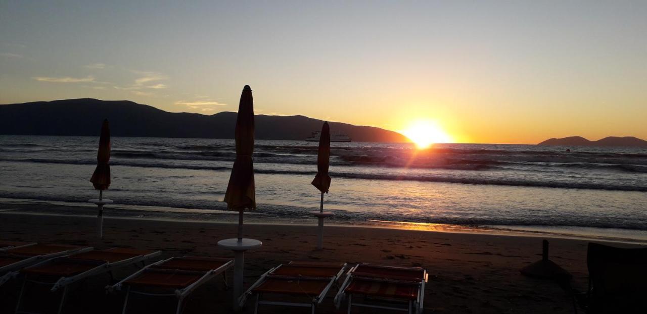 Central 5 Bedrooms Apartment Partial Seaview Vlora Kültér fotó