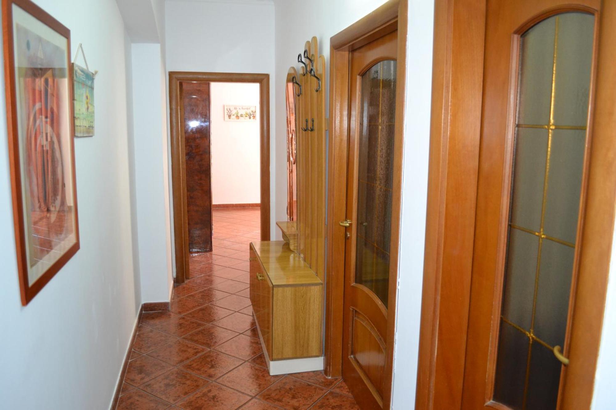 Central 5 Bedrooms Apartment Partial Seaview Vlora Kültér fotó