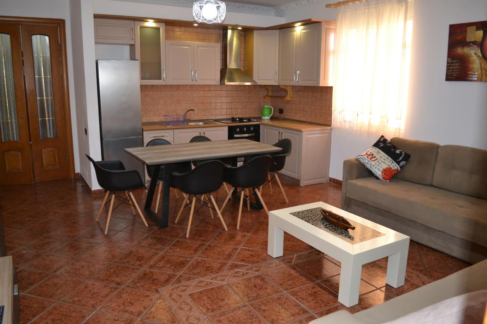 Central 5 Bedrooms Apartment Partial Seaview Vlora Kültér fotó