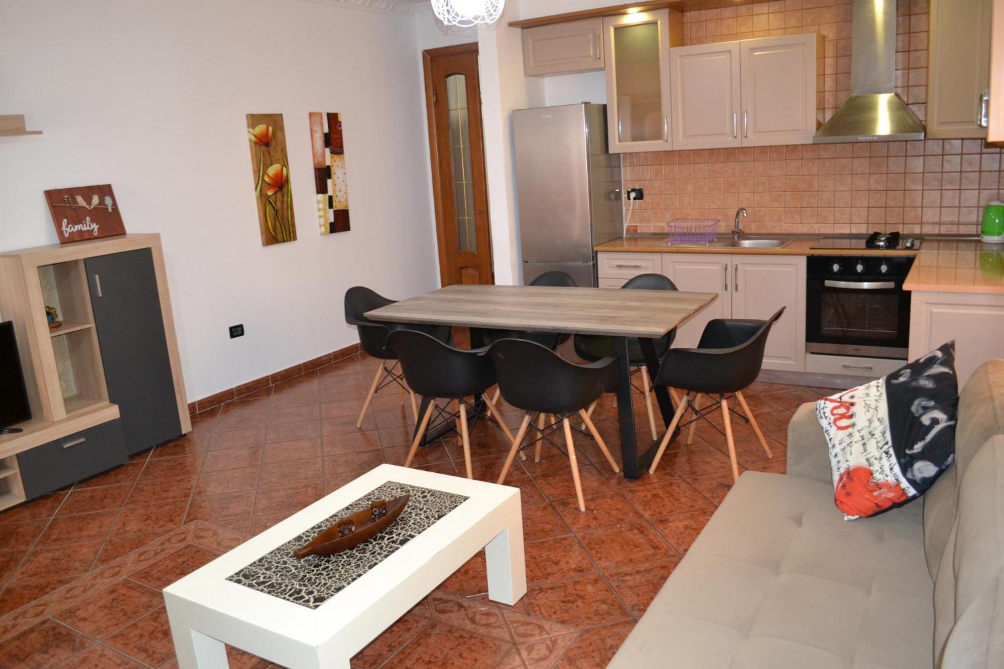 Central 5 Bedrooms Apartment Partial Seaview Vlora Kültér fotó