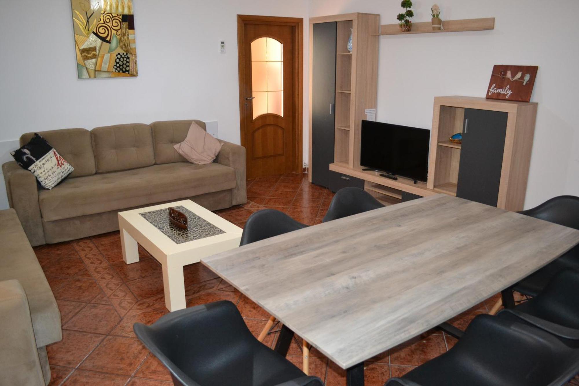 Central 5 Bedrooms Apartment Partial Seaview Vlora Kültér fotó